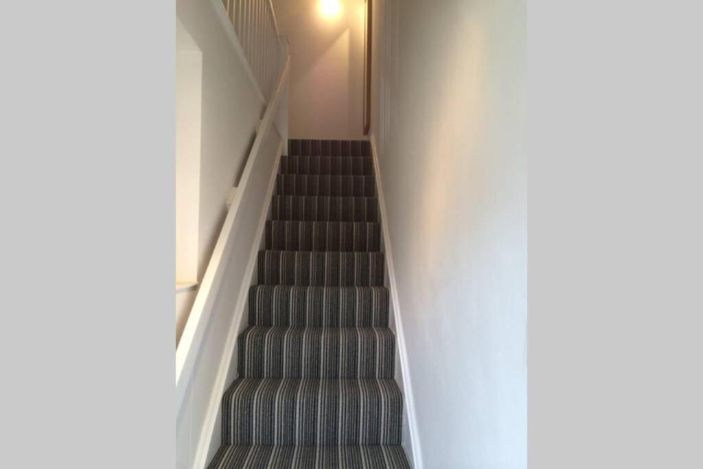 Beautiful Apartment Right Off Of Broadway Market Londra Exterior foto