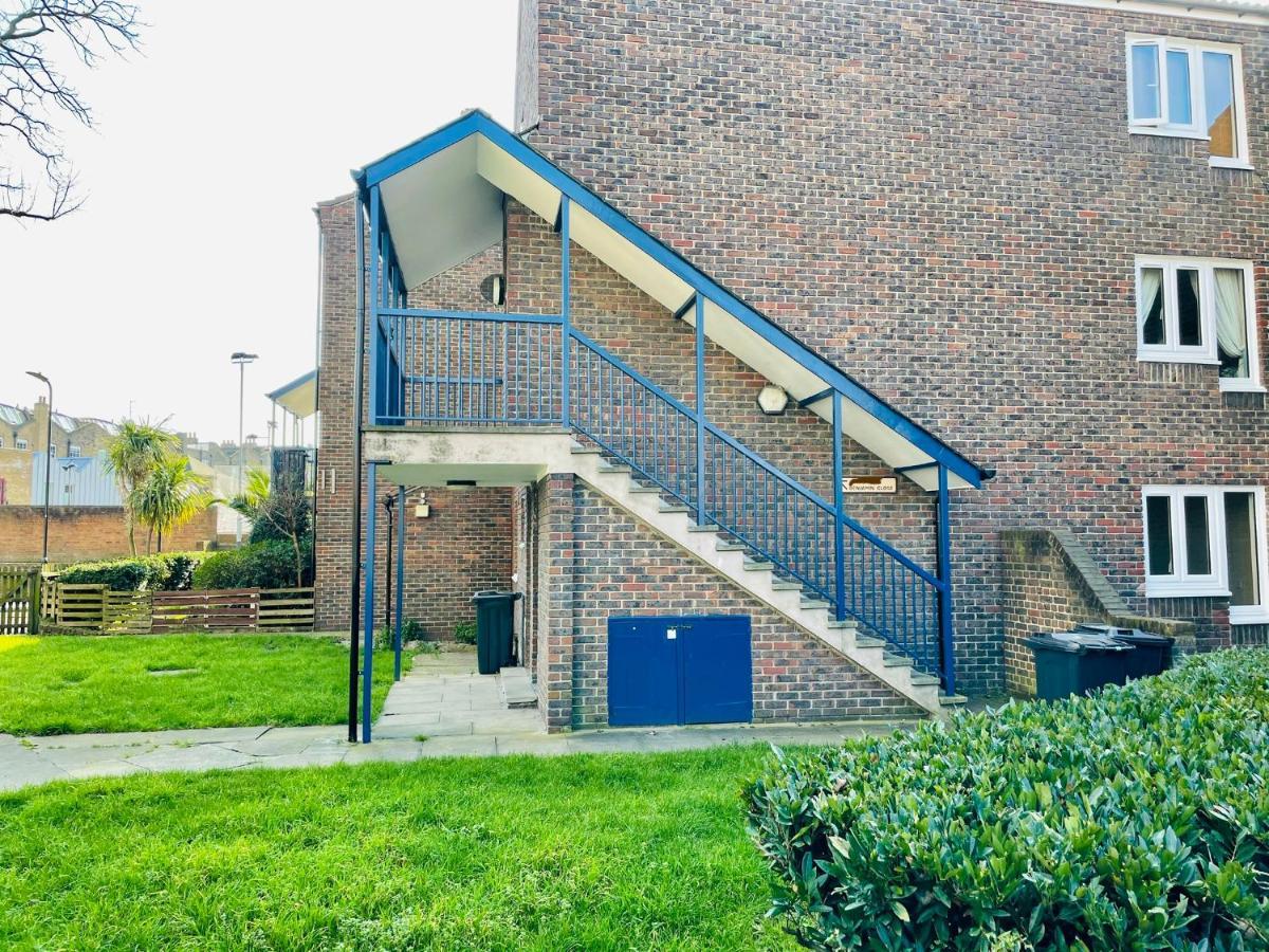 Beautiful Apartment Right Off Of Broadway Market Londra Exterior foto