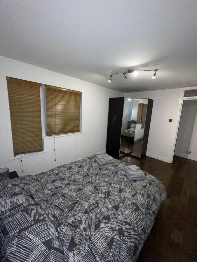 Beautiful Apartment Right Off Of Broadway Market Londra Exterior foto